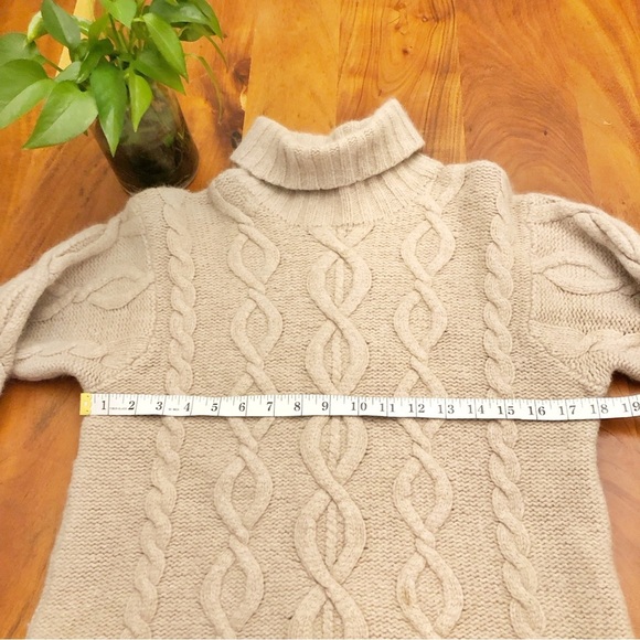 Vintage Lambs Wool & Angora Minimalist Beige Cable Knit Turtle Neck Sweater. - Picture 8 of 12
